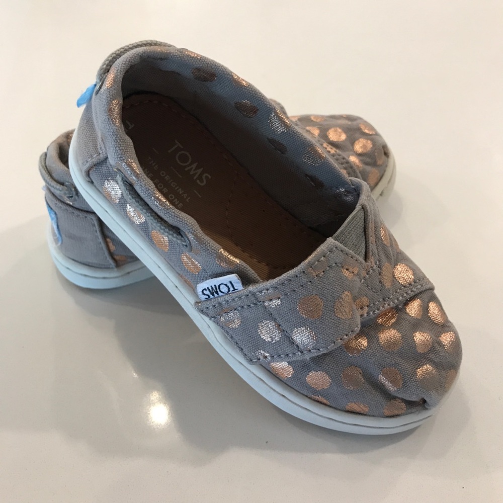 Tiny Toms canvas shoes